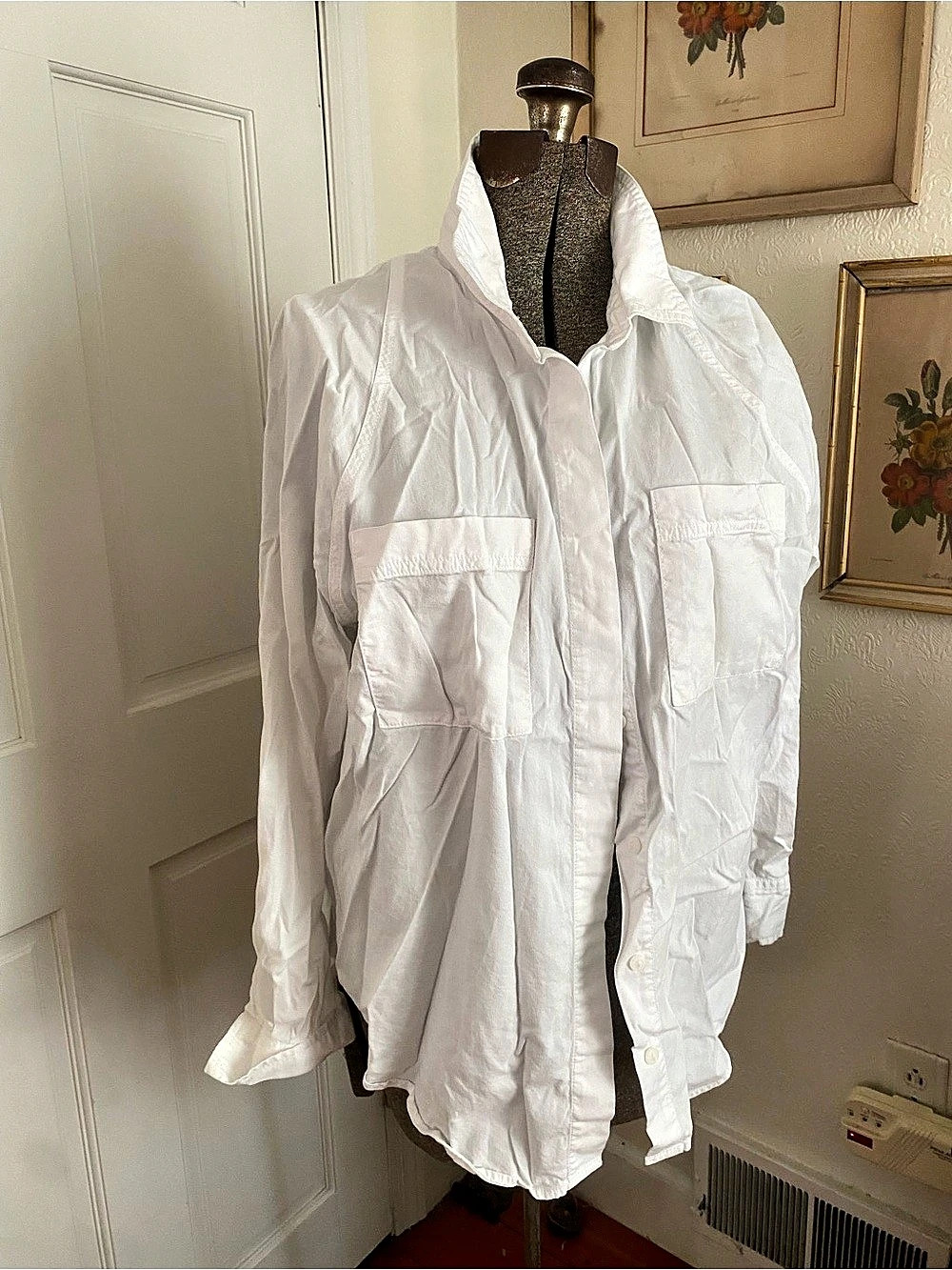 Universal Thread White Utility Shirt Size Medium classic coastal